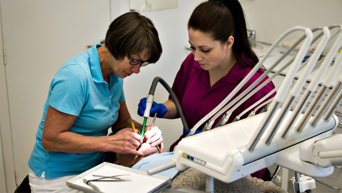 Find en tandlæge i området