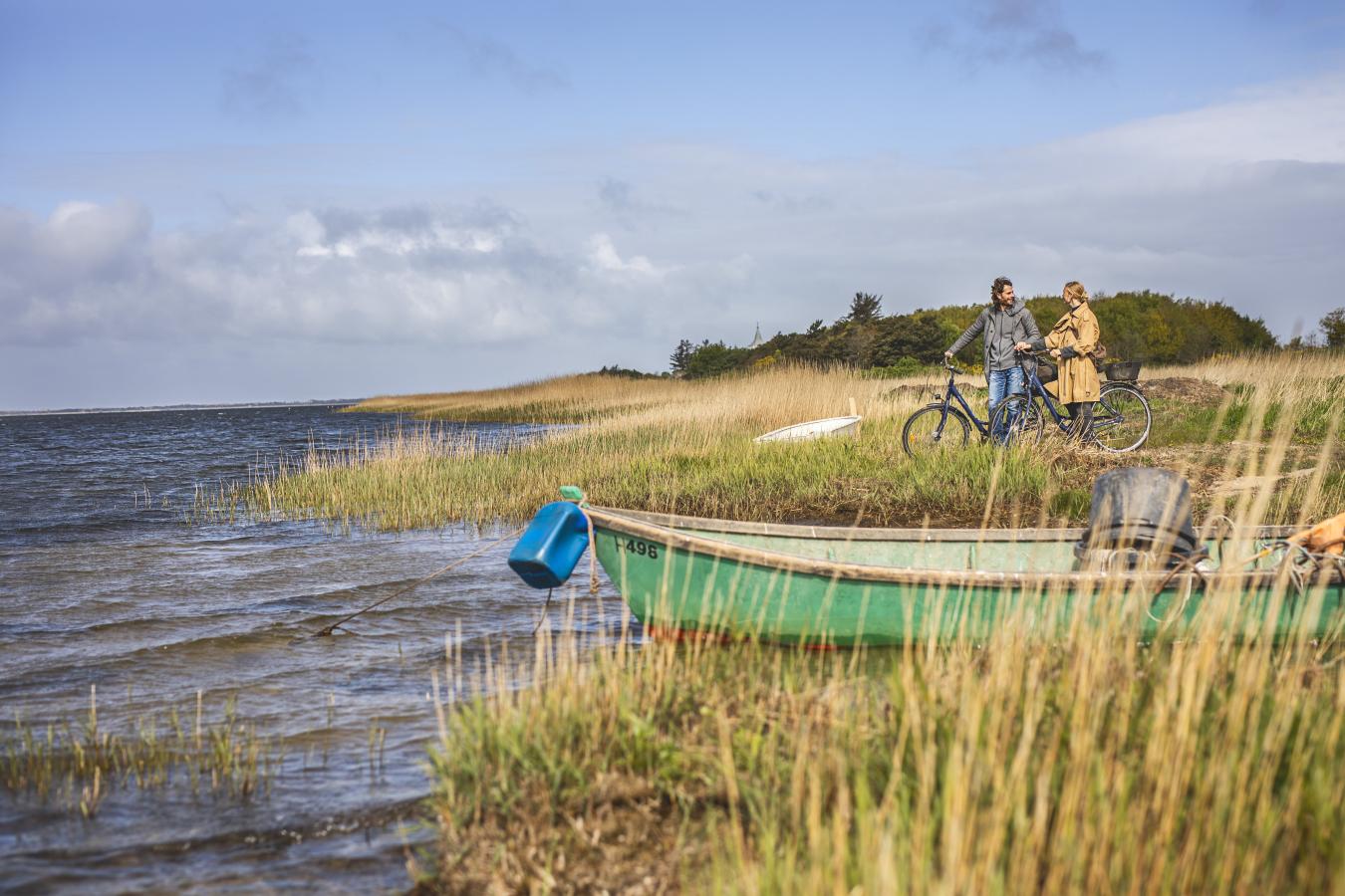 Par på cykeltur ved Ringkøbing Fjord