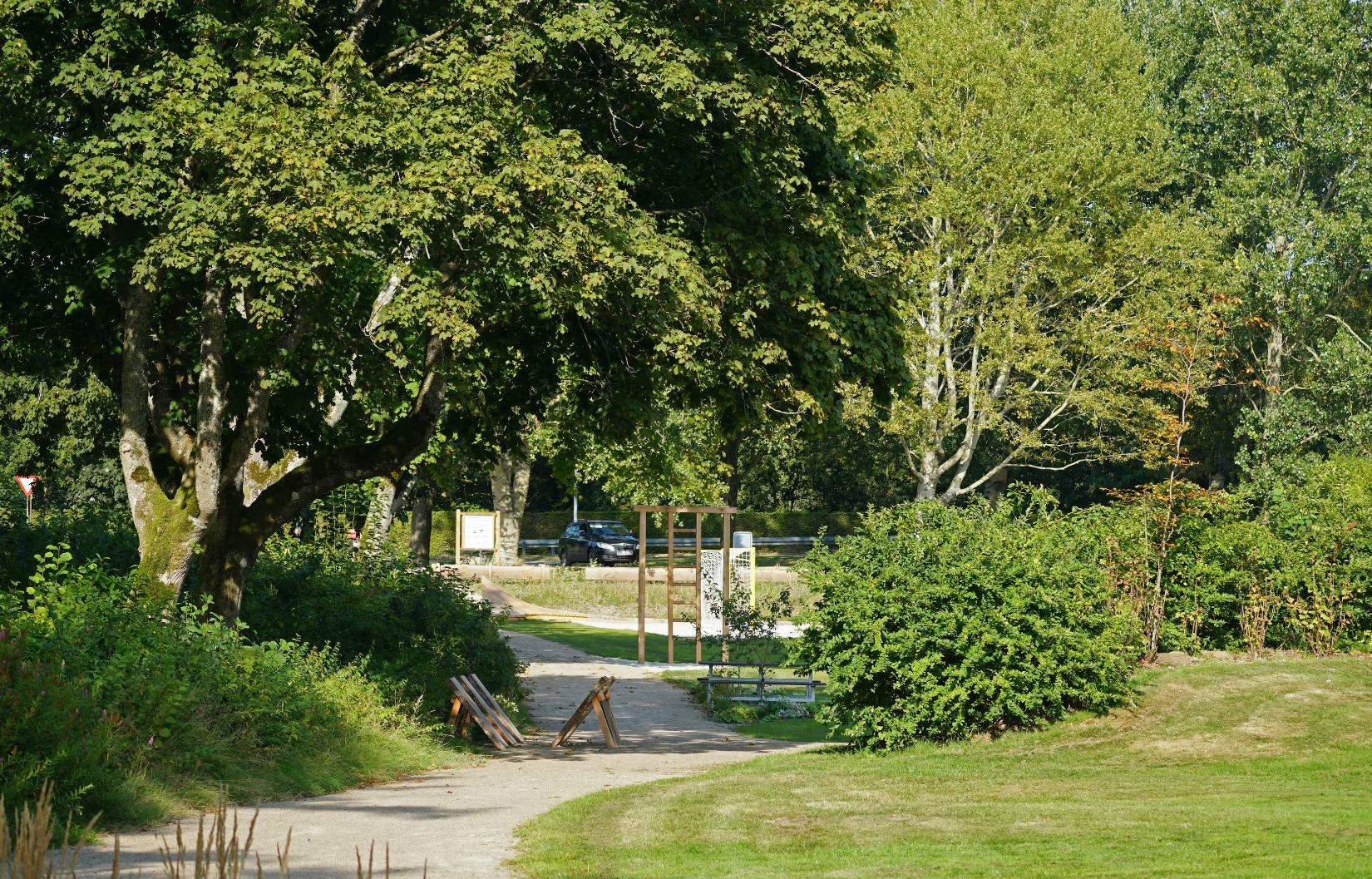 Forsøgshaven i Tarm på en sommerdag