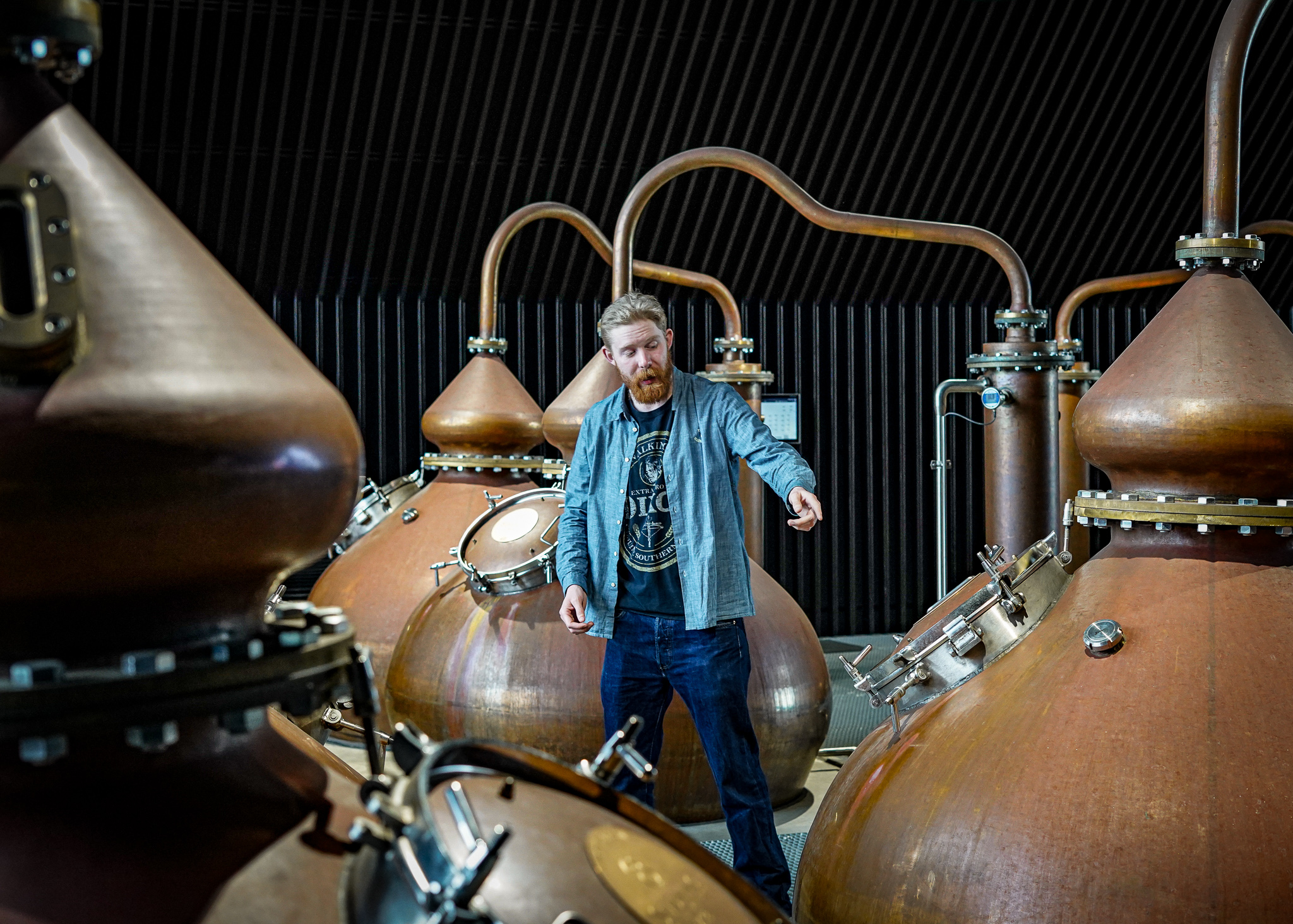 Rundviser på Stauning Whisky distelleri