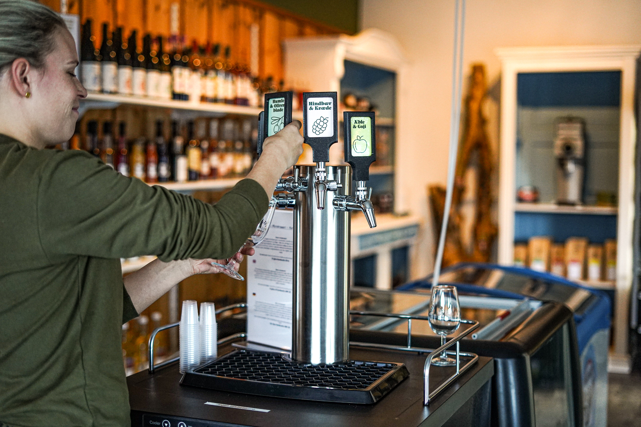 Skænker en kambucha