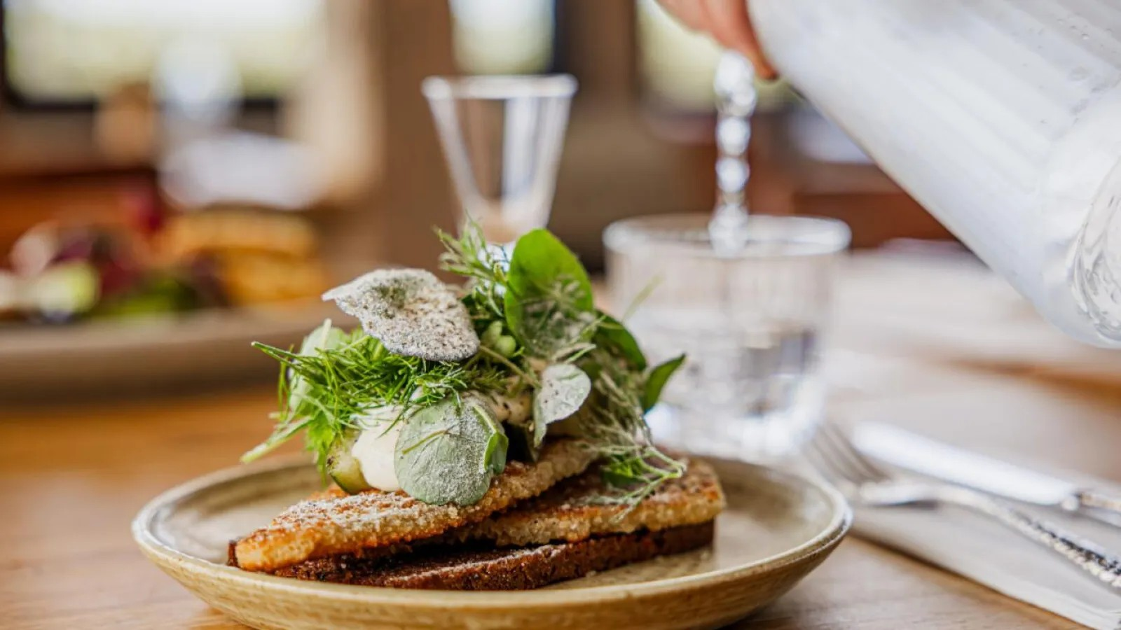 Smørrebrød med friske urter